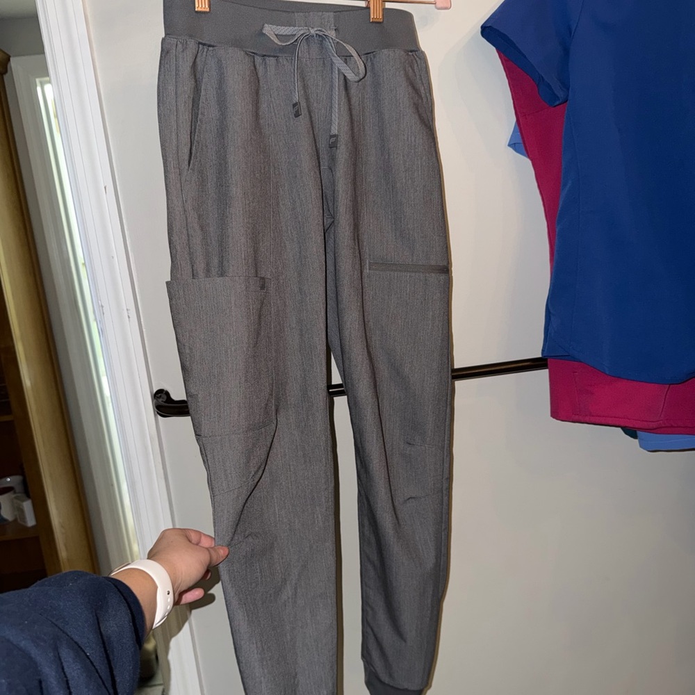 Fabletics Gray Jogger Scrub Pants